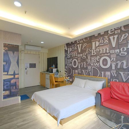 85 Asia Hotel Kaohsiung Bagian luar foto