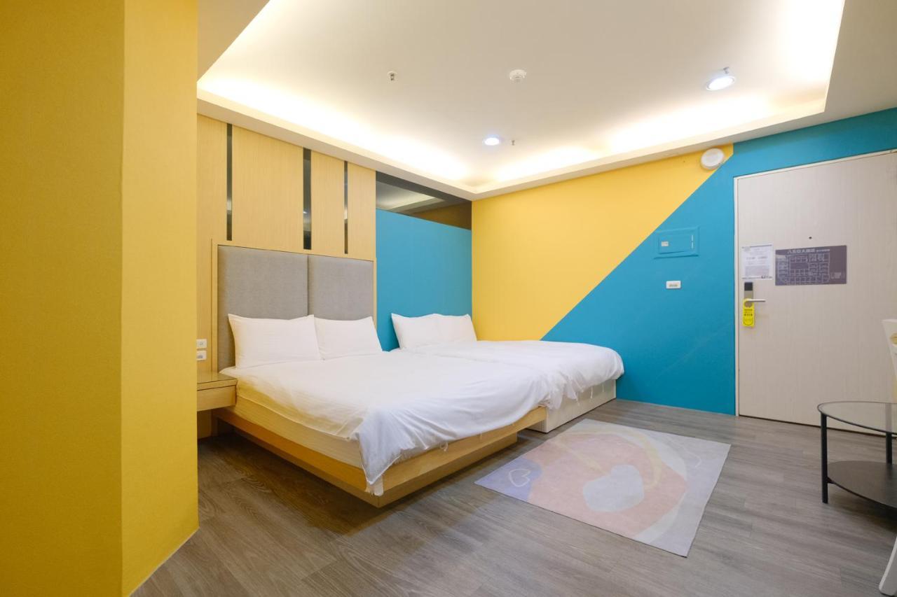 85 Asia Hotel Kaohsiung Bagian luar foto