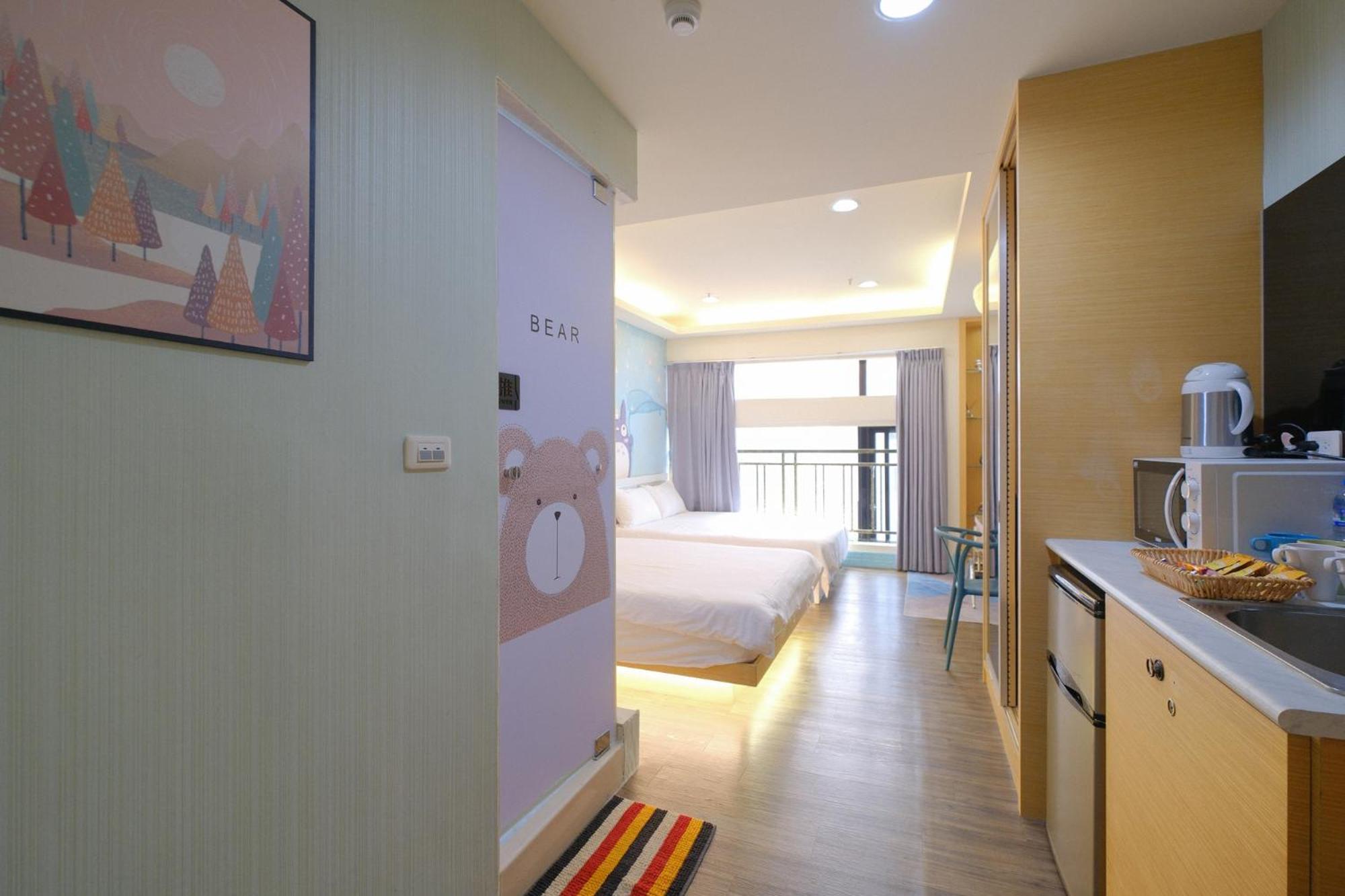 85 Asia Hotel Kaohsiung Bagian luar foto